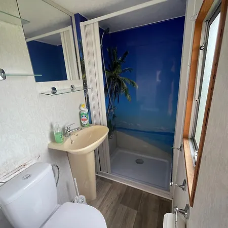Mobilní Dům Na Louce V Kempu Výr Parque de Campismo